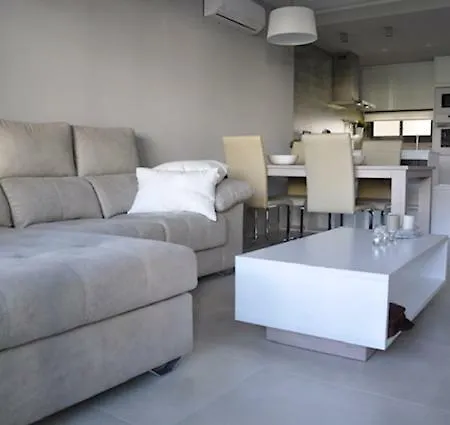 Oasis Beach X Apartment